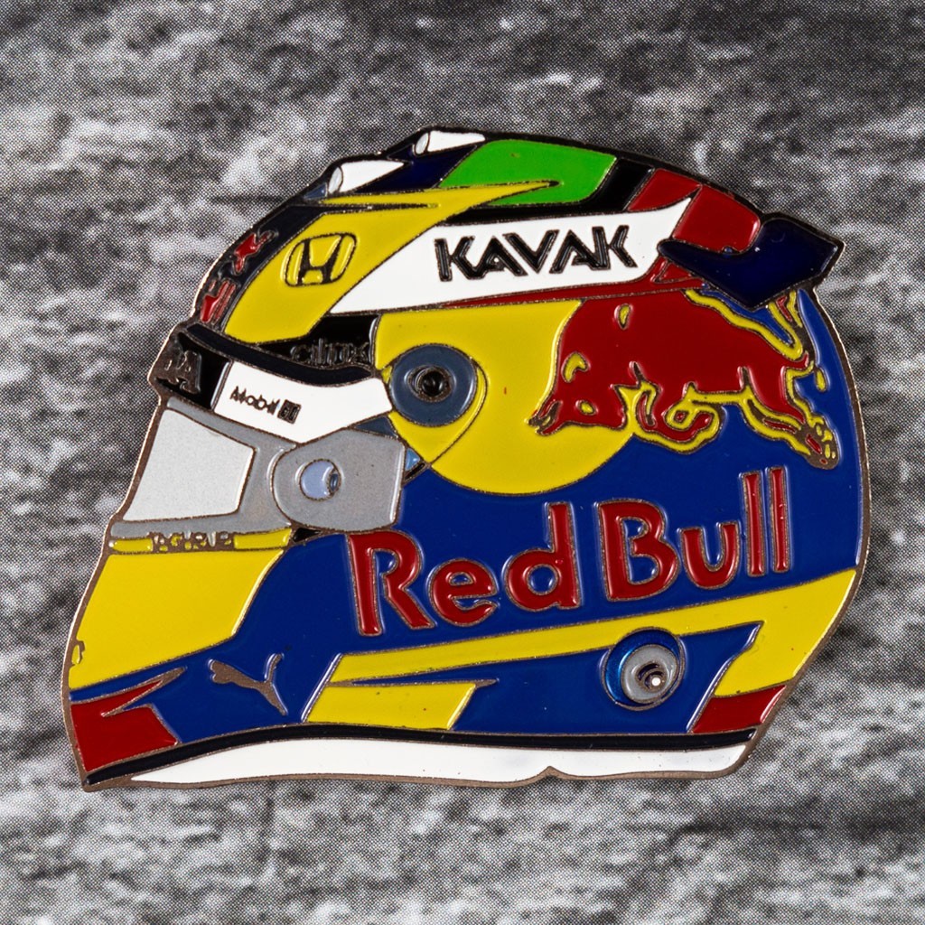 Sergio Perez F1 Red Bull 2021 - пин-значок в виде гоночного шлема