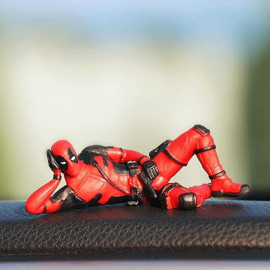 Deadpool - "лежачая" фигурка на торпеду в машину