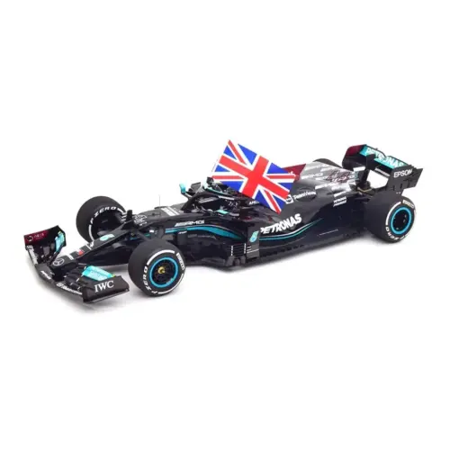 95119.jpg Модель Mercedes AMG W12 E Performance Winner GP Великобританія 2021 Hamilton with Union Jack Minichamps 1:18