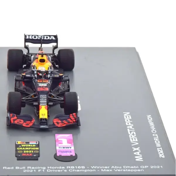 Модель Red Bull RB16B Переможець GP Абу-Дабі, Чемпіон Світу 2021 Верстаппен Spark 1:43