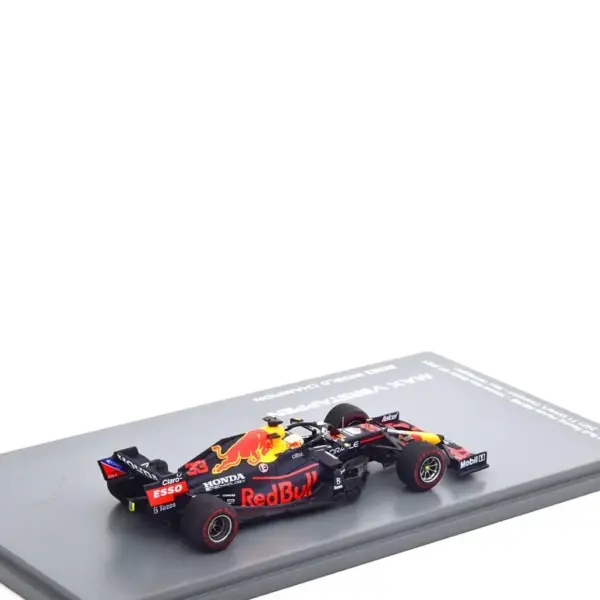 Модель Red Bull RB16B Переможець GP Абу-Дабі, Чемпіон Світу 2021 Верстаппен Spark 1:43