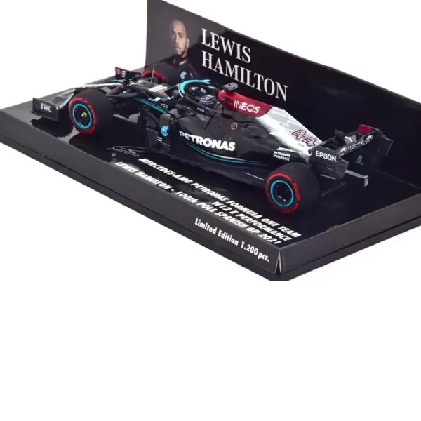 Модель Mercedes AMG F1 W12 E Performance 100 Pole Position GP Spain 2021 Hamilton Minichamps 1:43