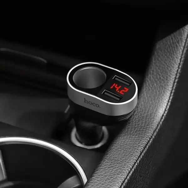 Зарядний пристрій для телефону в авто Hoco Z29 Regal з подвійним USB і дисплеєм